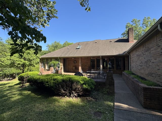 216 Patrick Dr, Dover, TN 37058