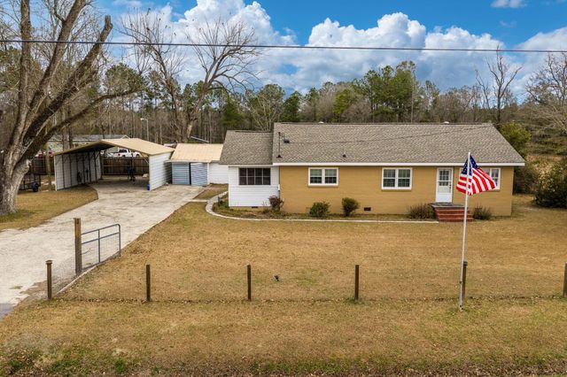 9300 Lake Swamp Rd., Nichols, SC 29581