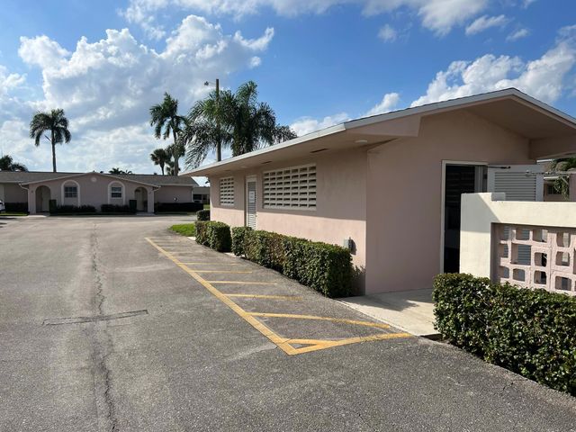 2736 Dudley Drive E I, West Palm Beach, FL 33415