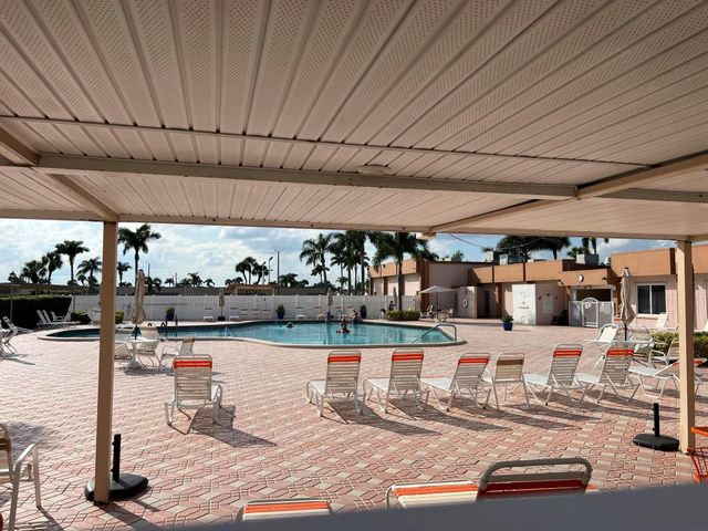 2736 Dudley Drive E I, West Palm Beach, FL 33415