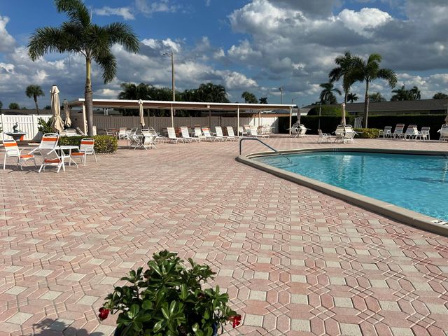 2736 Dudley Drive E I, West Palm Beach, FL 33415