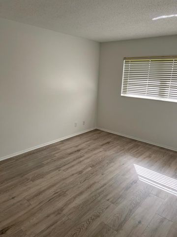2736 Dudley Drive E I, West Palm Beach, FL 33415
