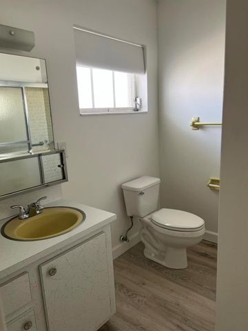 2736 Dudley Drive E I, West Palm Beach, FL 33415