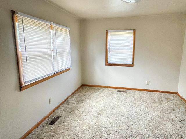 725 Sooner Drive, Tahlequah, OK 74464