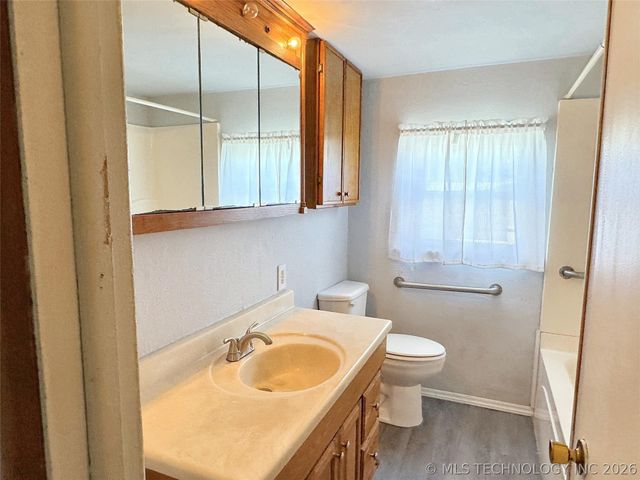 725 Sooner Drive, Tahlequah, OK 74464