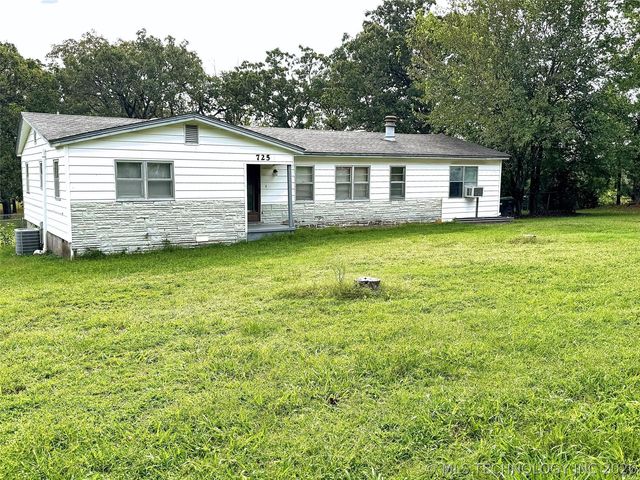 725 Sooner Drive, Tahlequah, OK 74464