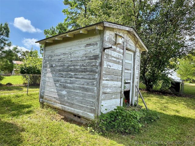 725 Sooner Drive, Tahlequah, OK 74464