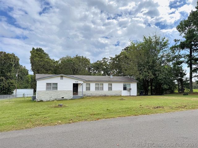 725 Sooner Drive, Tahlequah, OK 74464