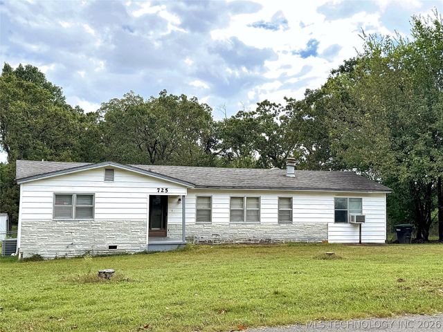 725 Sooner Drive, Tahlequah, OK 74464