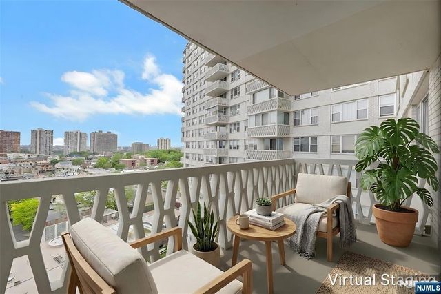 2000 Linwood 14 0, Fort Lee, NJ 07024