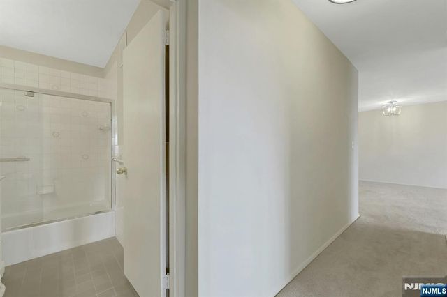 2000 Linwood 14 0, Fort Lee, NJ 07024