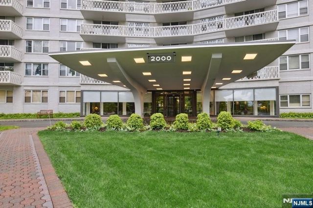2000 Linwood 14 0, Fort Lee, NJ 07024