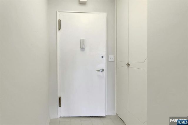 2000 Linwood 14 0, Fort Lee, NJ 07024