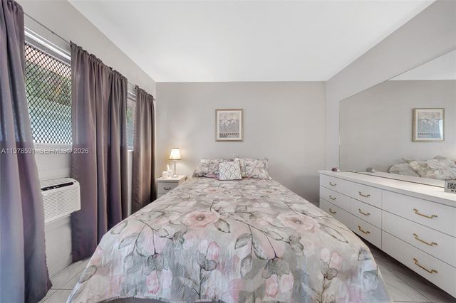 815 SW 10th Ter 6V, Hallandale Beach, FL 33009