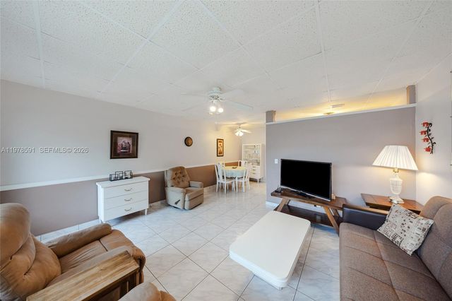 815 SW 10th Ter 6V, Hallandale Beach, FL 33009