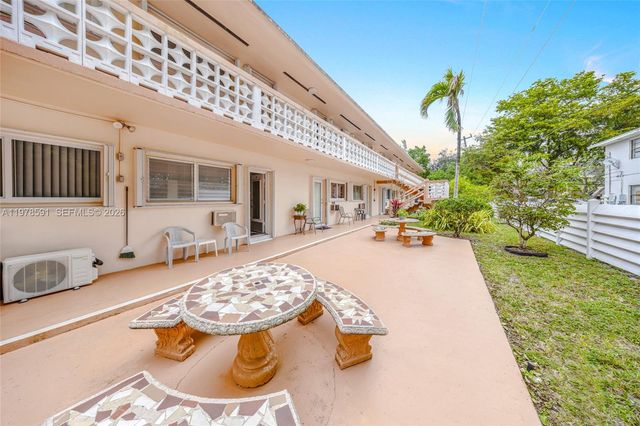 815 SW 10th Ter 6V, Hallandale Beach, FL 33009