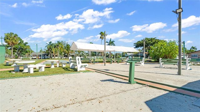 815 SW 10th Ter 6V, Hallandale Beach, FL 33009