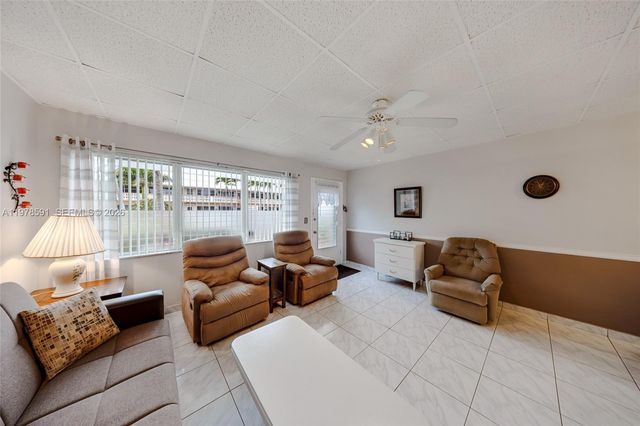 815 SW 10th Ter 6V, Hallandale Beach, FL 33009