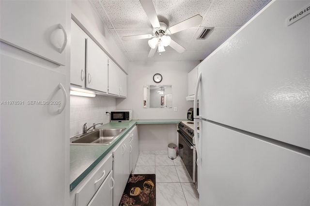 815 SW 10th Ter 6V, Hallandale Beach, FL 33009