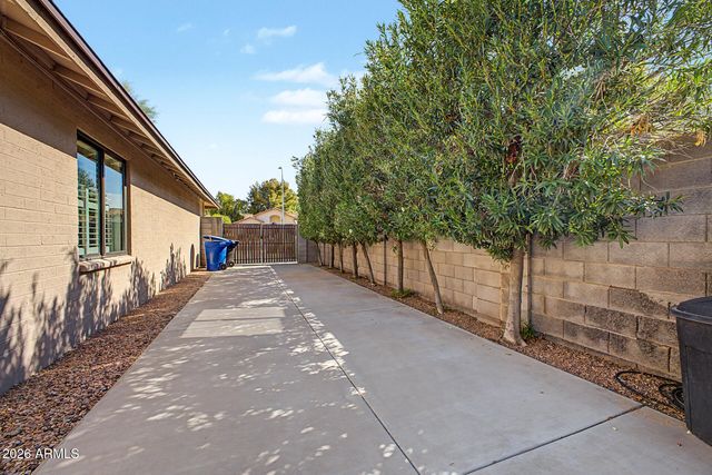 224 W KNOX Road, Tempe, AZ 85284
