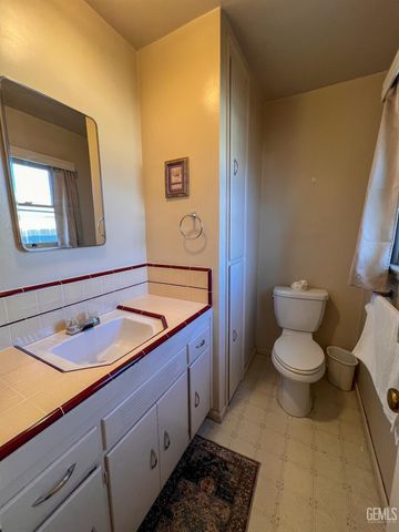 620 Sharon Place, Bakersfield, CA 93308