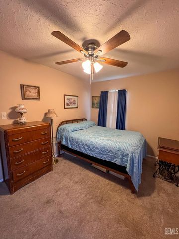 620 Sharon Place, Bakersfield, CA 93308