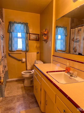 620 Sharon Place, Bakersfield, CA 93308