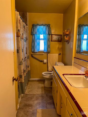 620 Sharon Place, Bakersfield, CA 93308