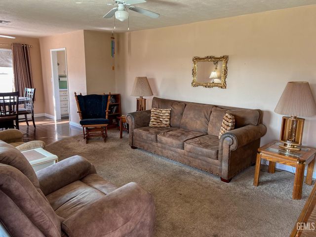 620 Sharon Place, Bakersfield, CA 93308