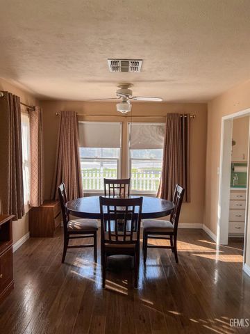 620 Sharon Place, Bakersfield, CA 93308