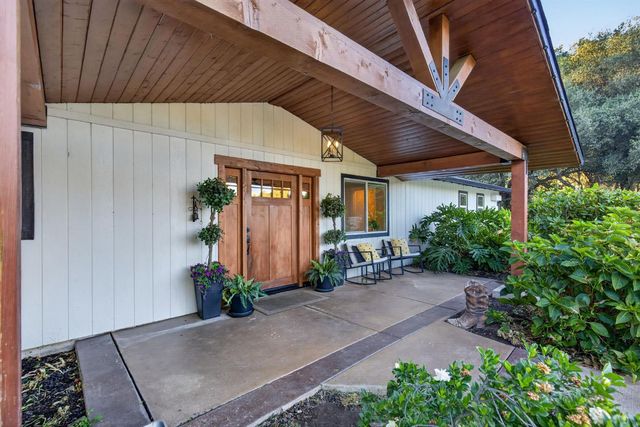 3252 Old Orchard Ln, Loomis, CA 95650