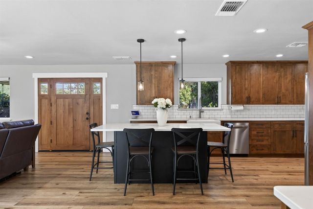 3252 Old Orchard Ln, Loomis, CA 95650