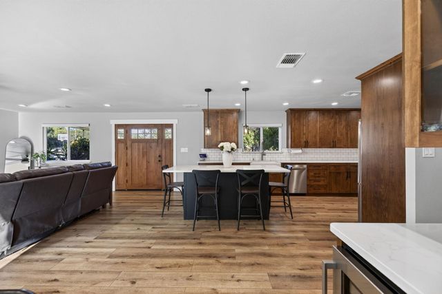 3252 Old Orchard Ln, Loomis, CA 95650