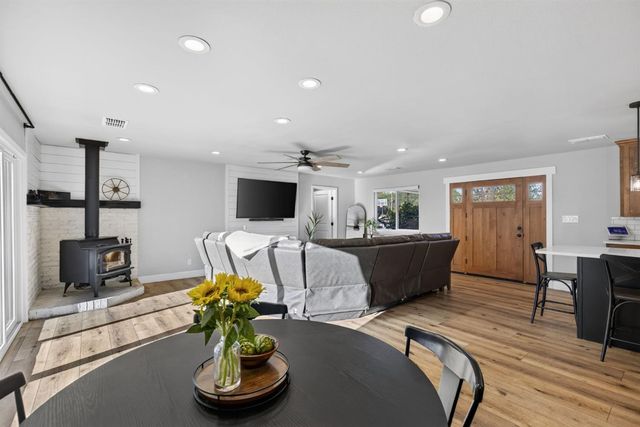 3252 Old Orchard Ln, Loomis, CA 95650