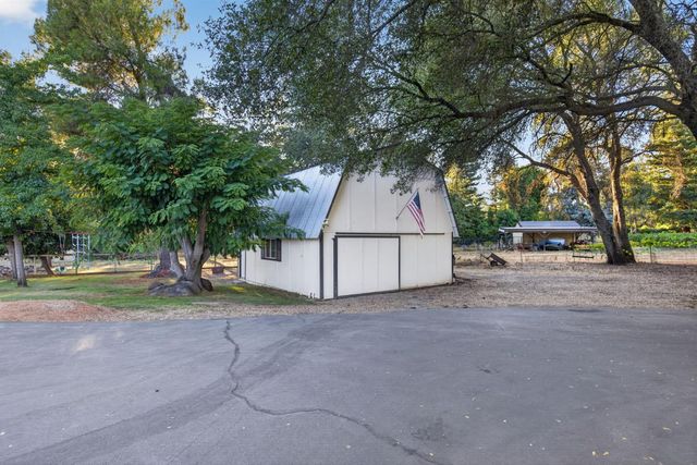3252 Old Orchard Ln, Loomis, CA 95650