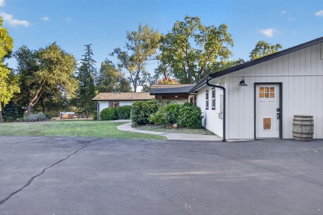 3252 Old Orchard Ln, Loomis, CA 95650