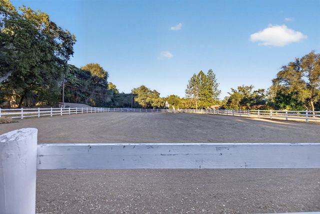 3252 Old Orchard Ln, Loomis, CA 95650