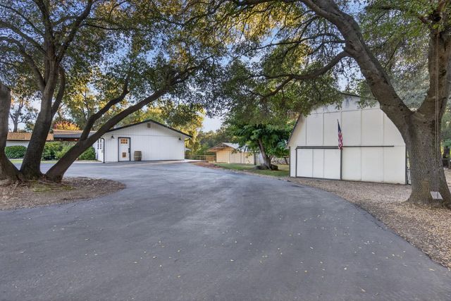 3252 Old Orchard Ln, Loomis, CA 95650