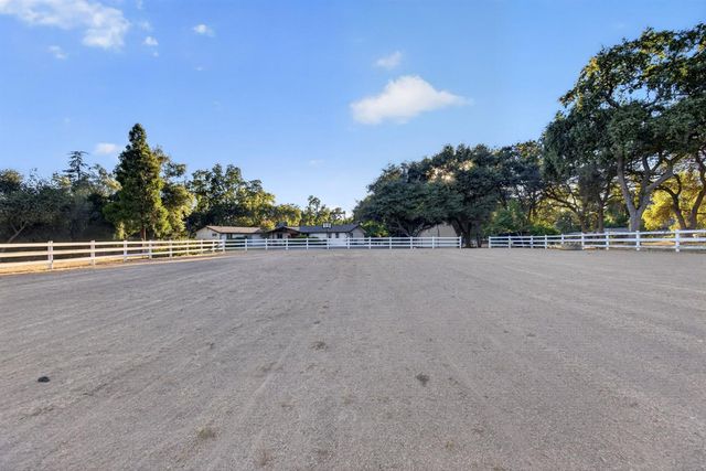 3252 Old Orchard Ln, Loomis, CA 95650