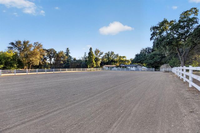 3252 Old Orchard Ln, Loomis, CA 95650