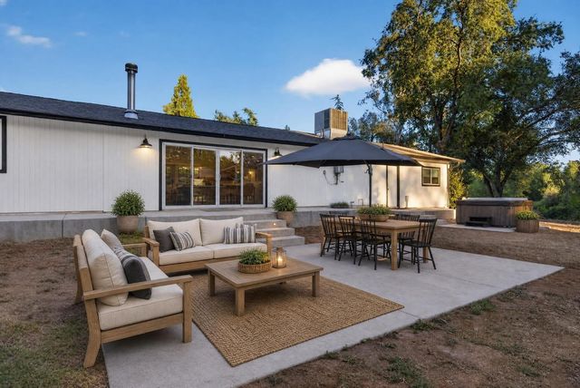 3252 Old Orchard Ln, Loomis, CA 95650