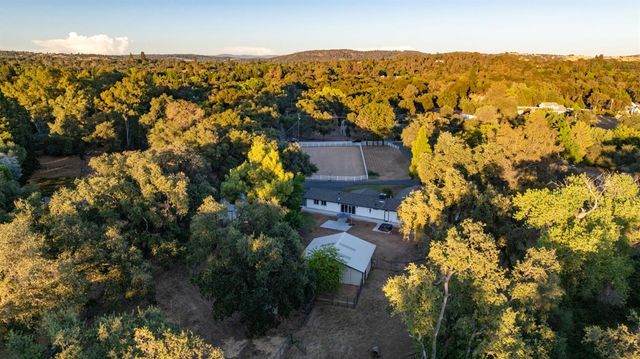 3252 Old Orchard Ln, Loomis, CA 95650