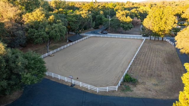 3252 Old Orchard Ln, Loomis, CA 95650
