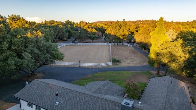 3252 Old Orchard Ln, Loomis, CA 95650