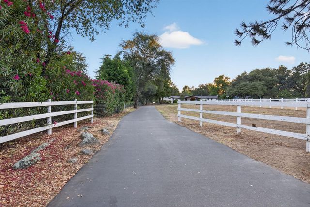 3252 Old Orchard Ln, Loomis, CA 95650