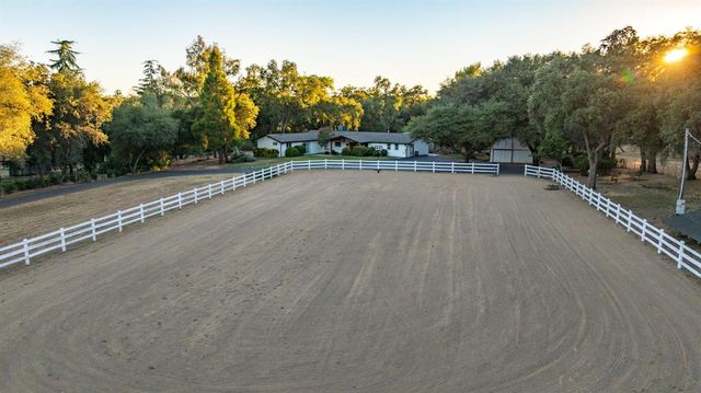 3252 Old Orchard Ln, Loomis, CA 95650