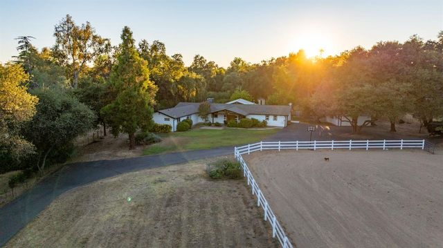 3252 Old Orchard Ln, Loomis, CA 95650