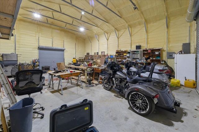 755 Mallard St, Hemphill, TX 75948