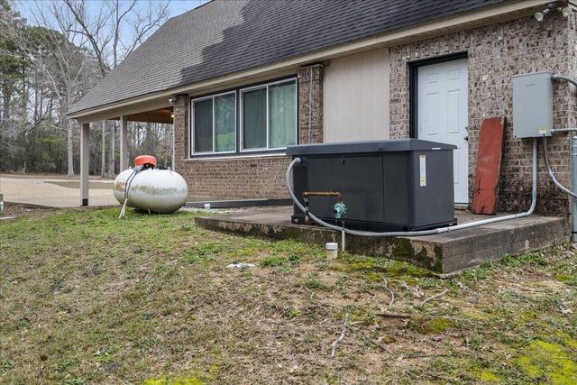 755 Mallard St, Hemphill, TX 75948