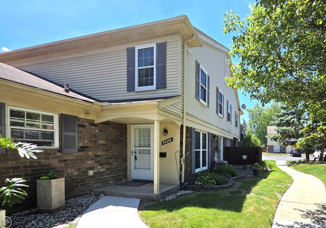 34299 Garfield Circle, Fraser, MI 48026